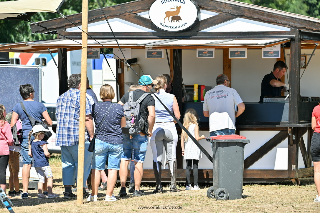 Turnierplatz erstmals gemäht